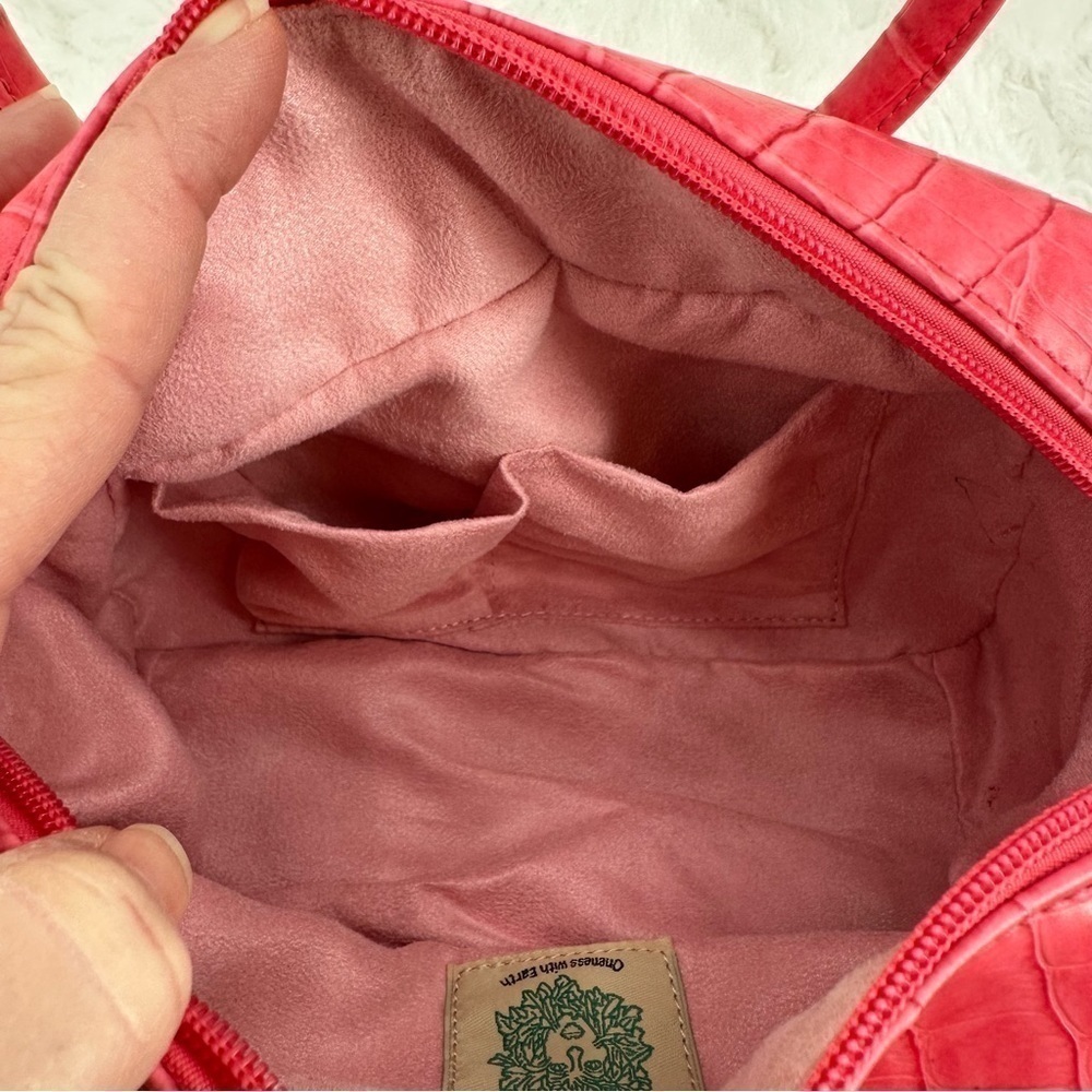 Susan Nichole Pink Crocodile Vegan Leather Oneness with Earth Hand/Cosmetic Bag - Picture 10 of 15